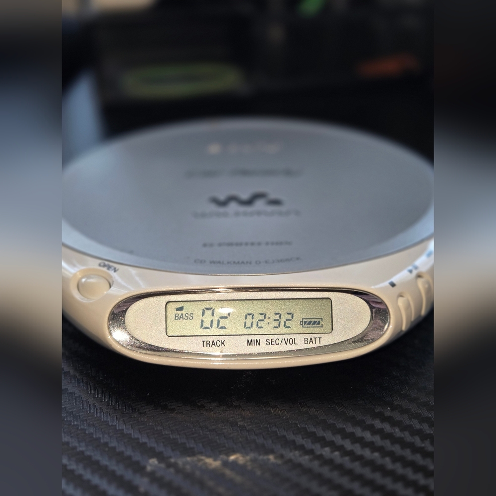 Sony Car Ready Walkman CD Player G-PROTECTION D-EJ368CK Portable Tested Working - Picture 2 of 10